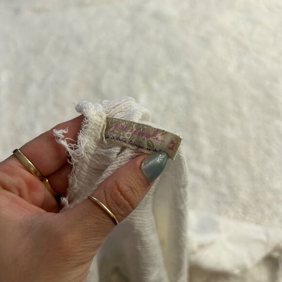 Free People Tank Top Dress White Ruffle Smocked Asymmetrical Hem Boho Casual SzS - Picture 6 of 6